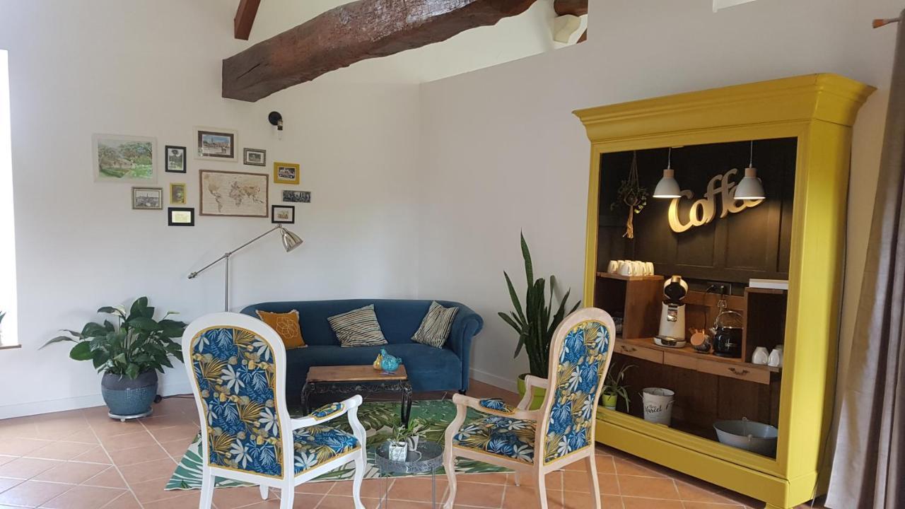 La Marsaisienne Hotel Bagian luar foto